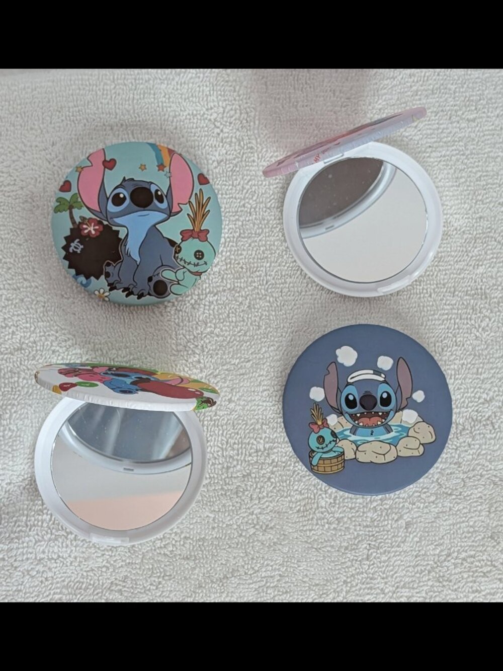 Fabulous FASHION COMPACT w/ Double Mirror -- BETTY, SHINY 3D *or* STITCH Design - Picture 6 of 8